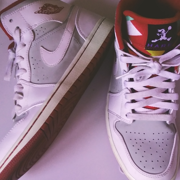 🐰 Hare' Jordan Mid Retro - Picture 8 of 8